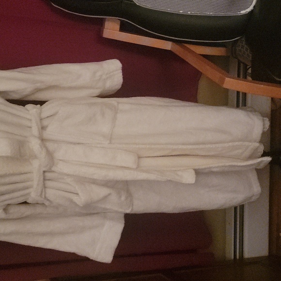 Bath Robe - Picture 2 of 6